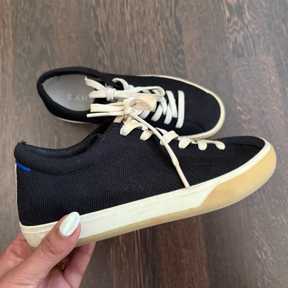 Rothy’s SIZE 6 The Lace Up Sneakers in black